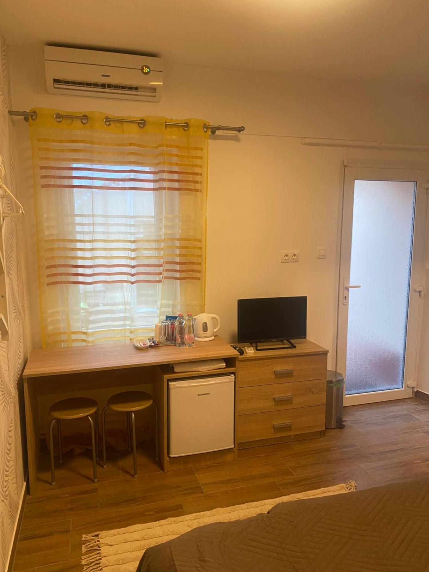 Beugro Lak Hotel Естергом Екстериор снимка