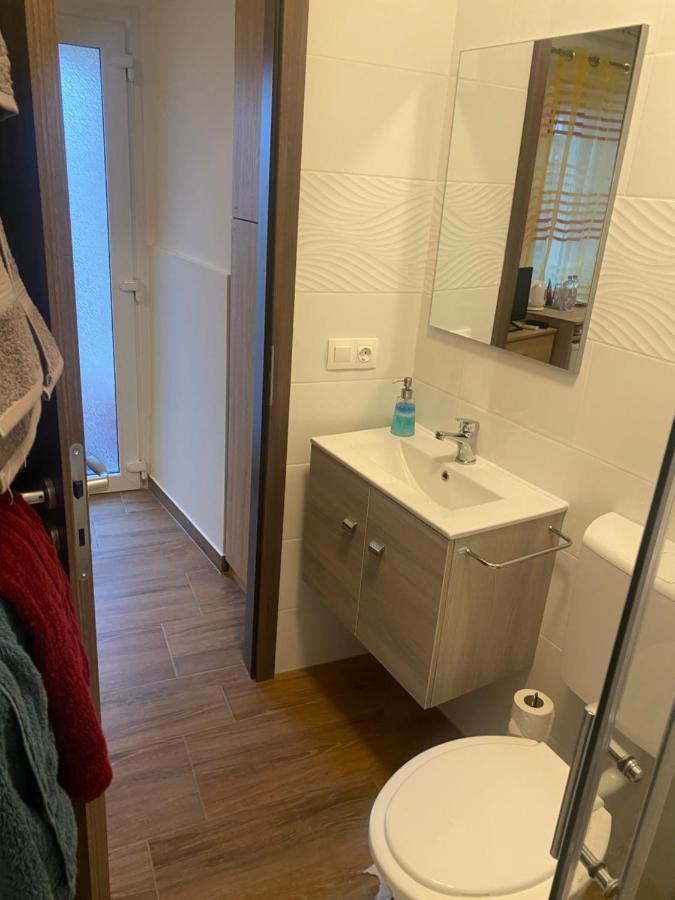 Beugro Lak Hotel Естергом Екстериор снимка
